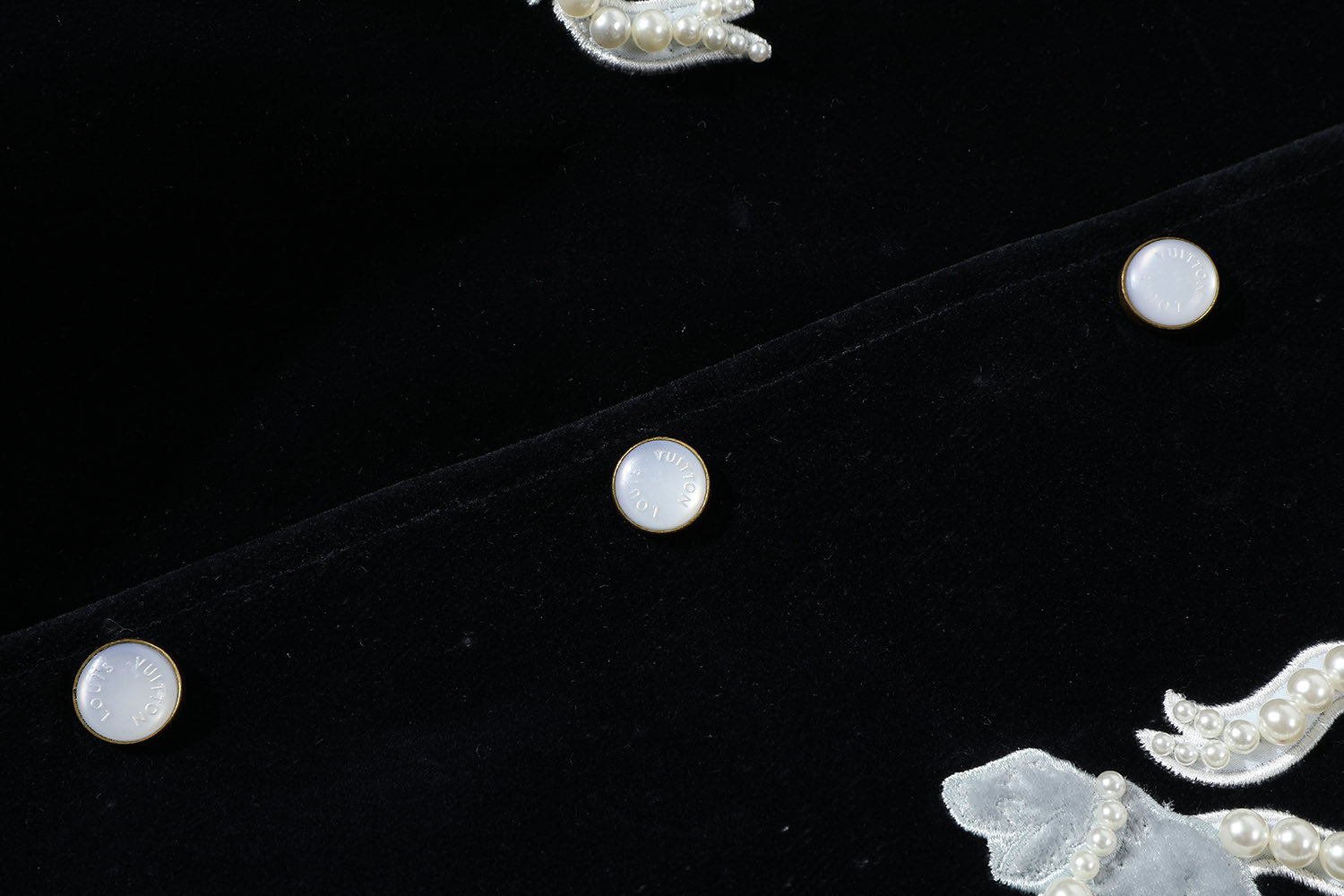 LOUIS VUITTON 路易威登 丝绒珍珠绣花棒球服 夹克 外套 黑色 1AGIMF