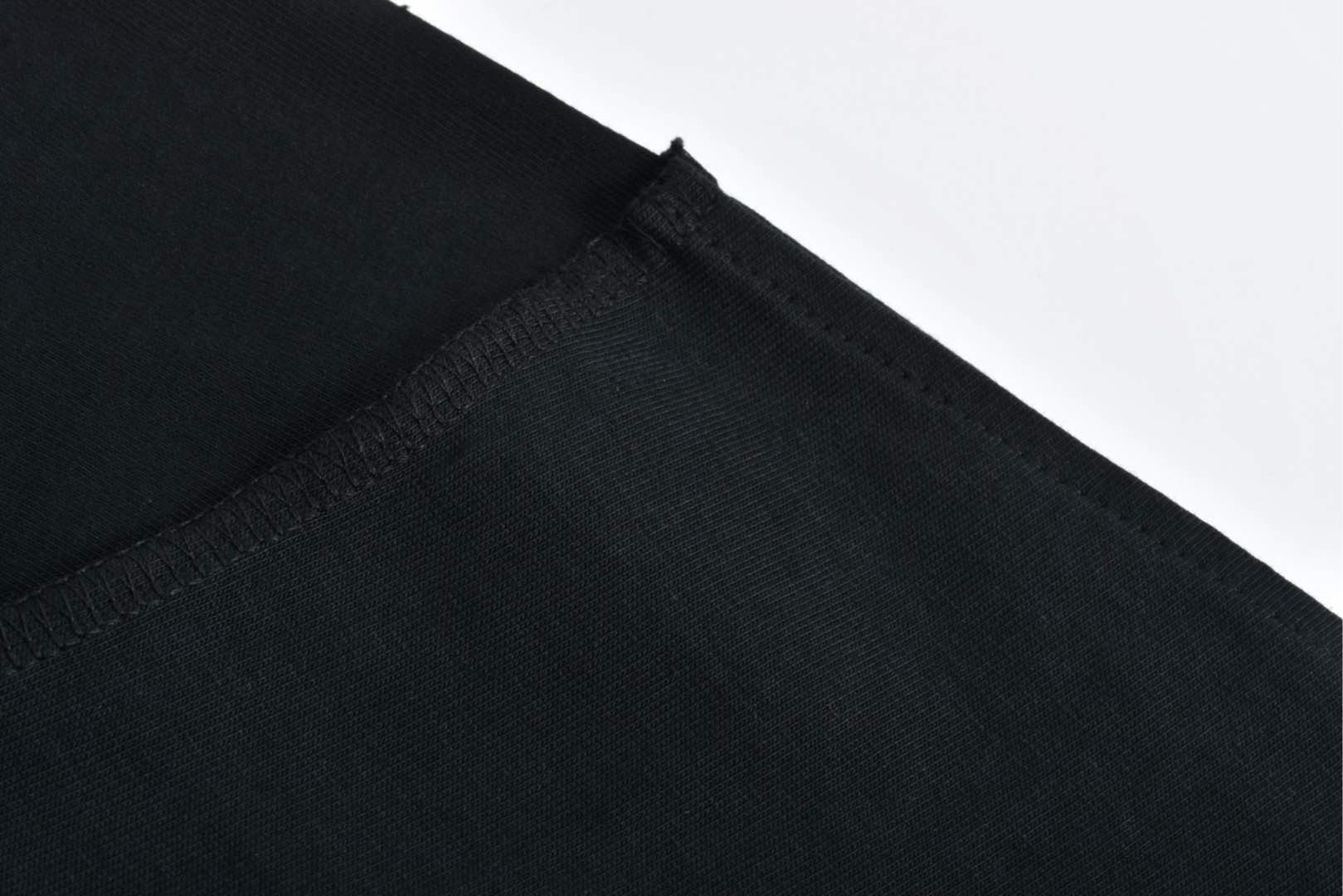 LOUIS VUITTON 路易威登 员工限定字母logo印花圆领短袖 T恤 黑色 白色 