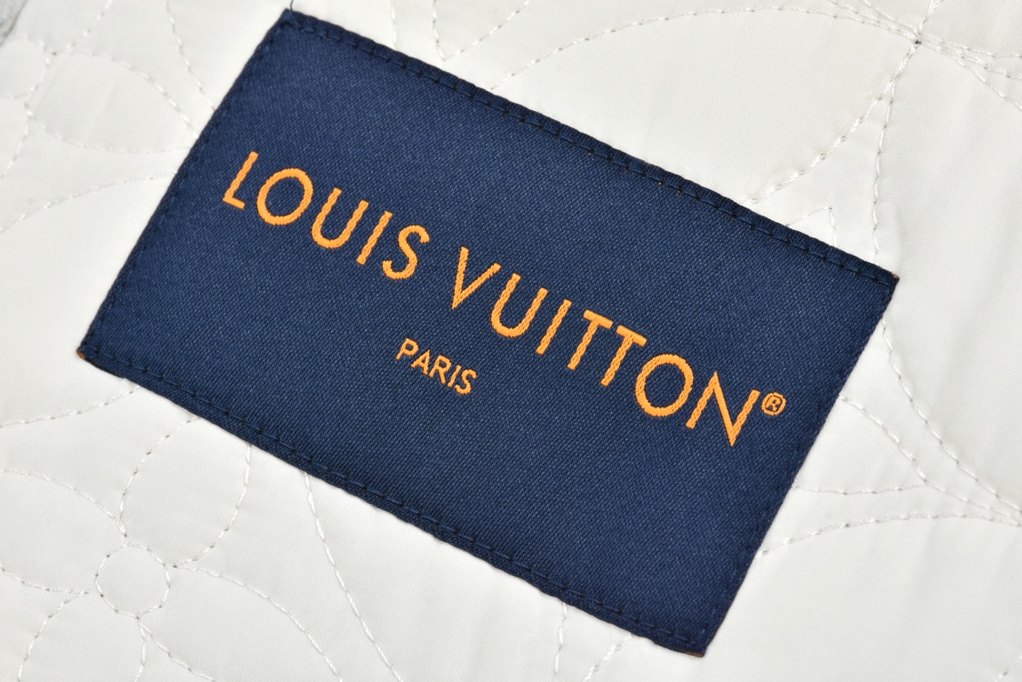 LOUIS VUITTON 路易威登 SKI滑雪系列 徽标翻领毛呢拉链夹克 外套 灰色 1AGIRV 米白色