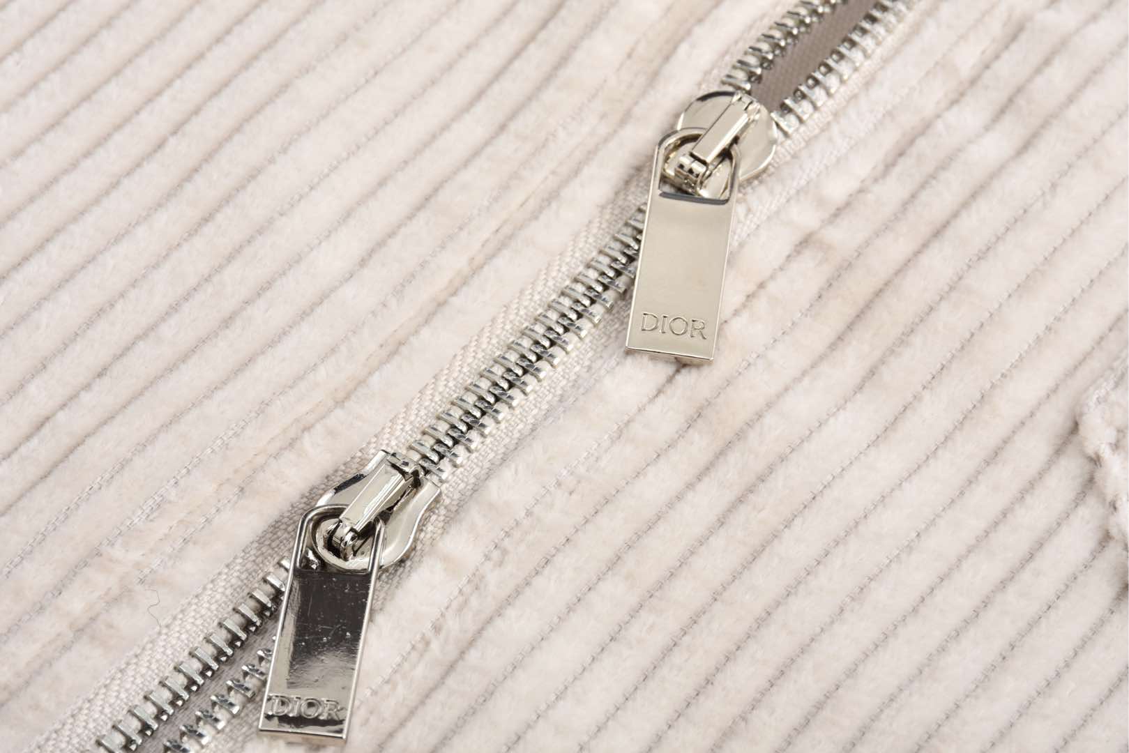 DIOR 迪奥 And Kaws 系列蛇年刺绣图案灯芯绒拉链夹克 外套 长袖 米色 513D590A297X-C084