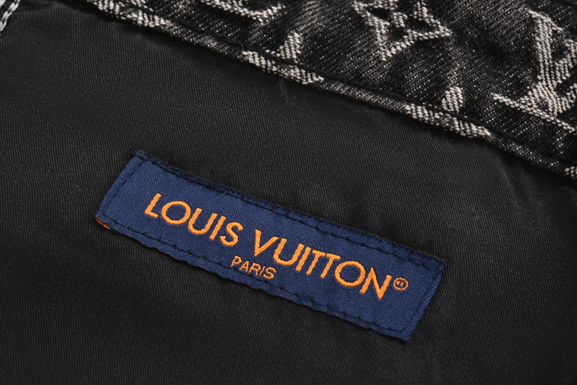 LOUIS VUITTON FW24 路易威登 小红人刺绣满印老花破洞牛仔裤 裤子 长裤 1AAGPQ
