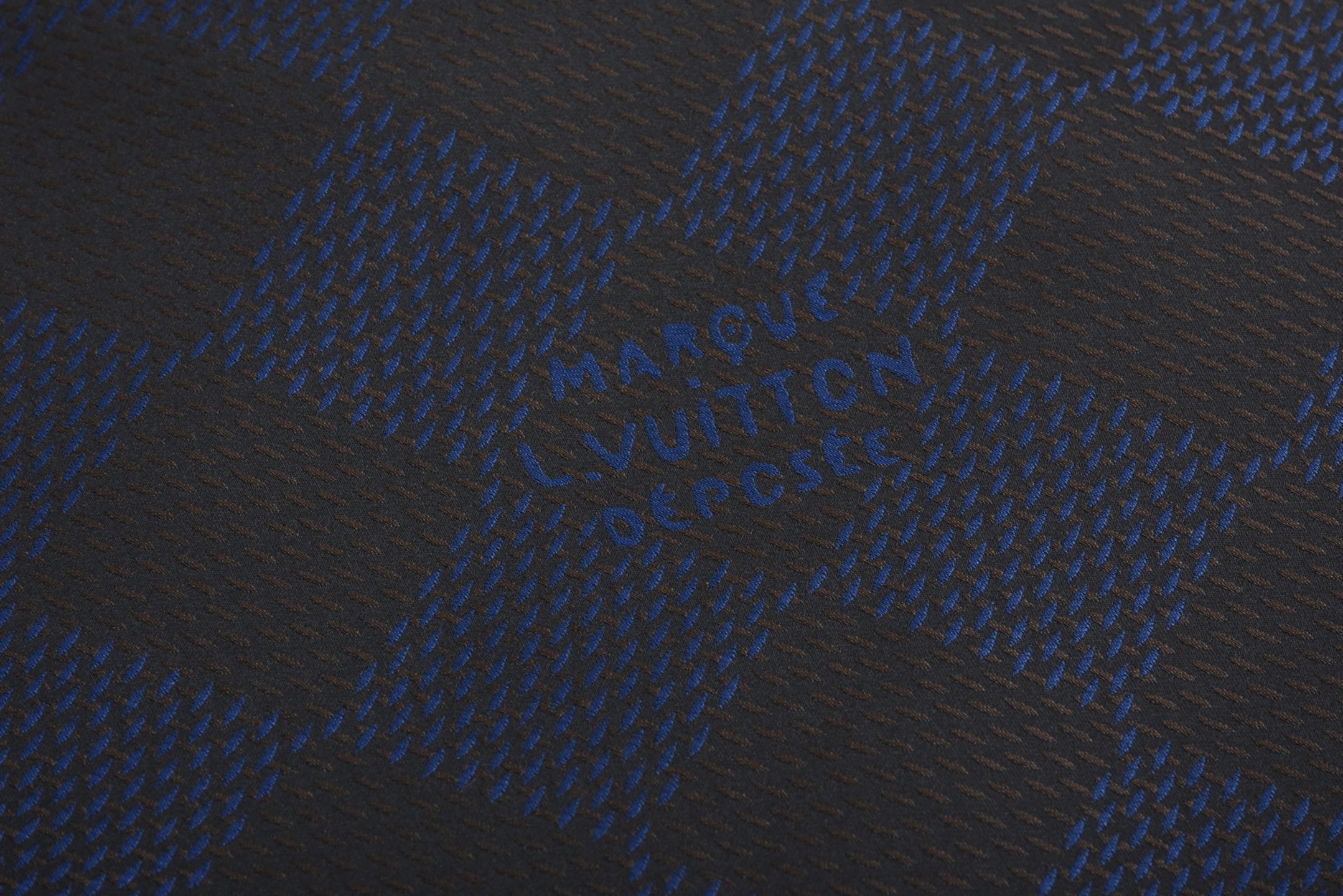 LOUIS VUITTON 路易威登 棋盘格串珠字母刺绣拉链立领夹克 外套 蓝色 1AFHVN