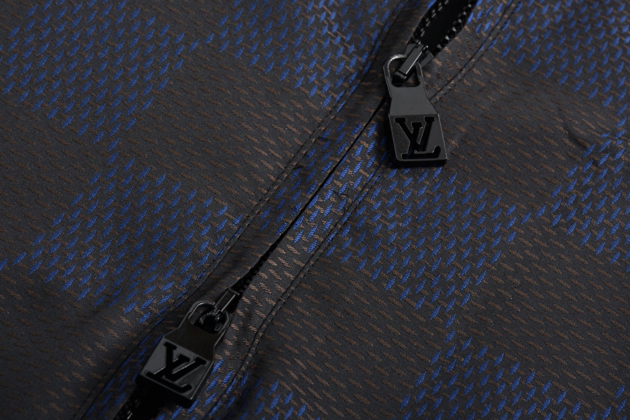 LOUIS VUITTON 路易威登 棋盘格串珠字母刺绣拉链立领夹克 外套 蓝色 1AFHVN