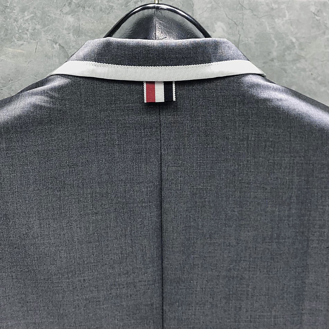 THOM BROWNE 经典四杠白色包边学院风西装外套 长袖 