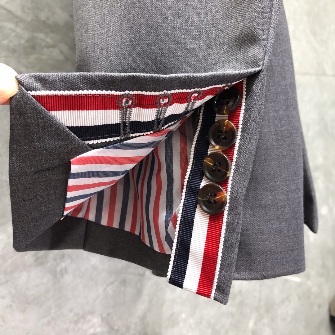 THOM BROWNE 经典四杠西装外套 长袖 男款 灰色 藏青色