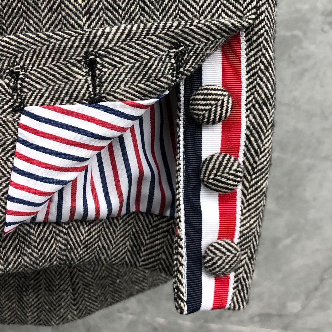 THOM BROWNE 背部纽扣开衩款斜纹西装外套 长袖 女款 