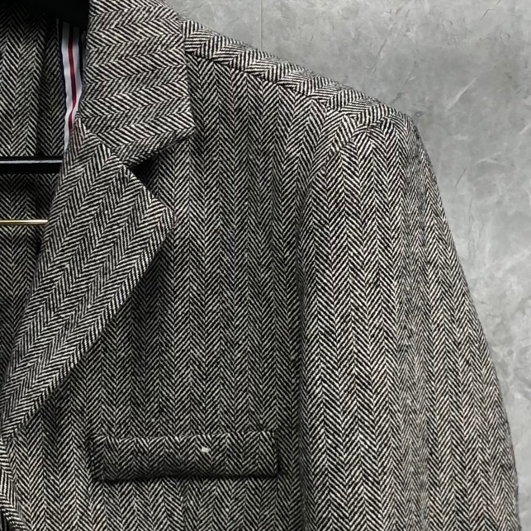 THOM BROWNE 背部纽扣开衩款斜纹西装外套 长袖 女款 