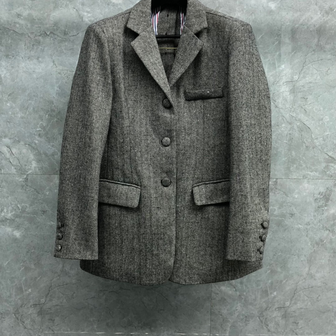 THOM BROWNE 背部纽扣开衩款斜纹西装外套 长袖 女款 