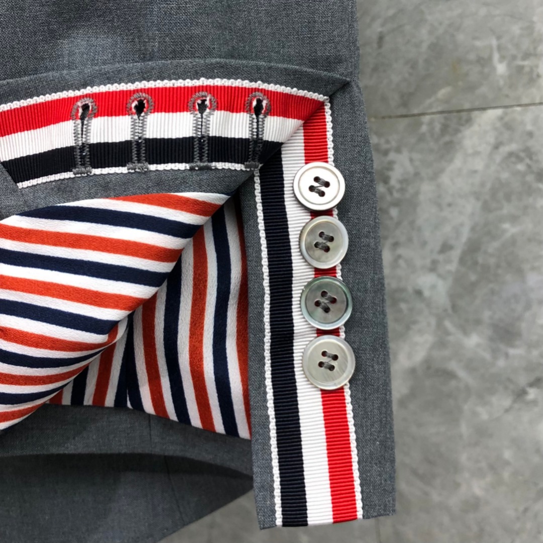 THOM BROWNE 经典四杠西装外套 长袖 女款 深灰色 藏青色 浅灰色