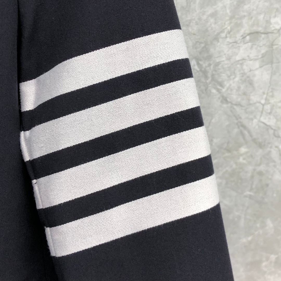 THOM BROWNE 经典四杠西装外套 长袖 女款 深灰色 藏青色 浅灰色