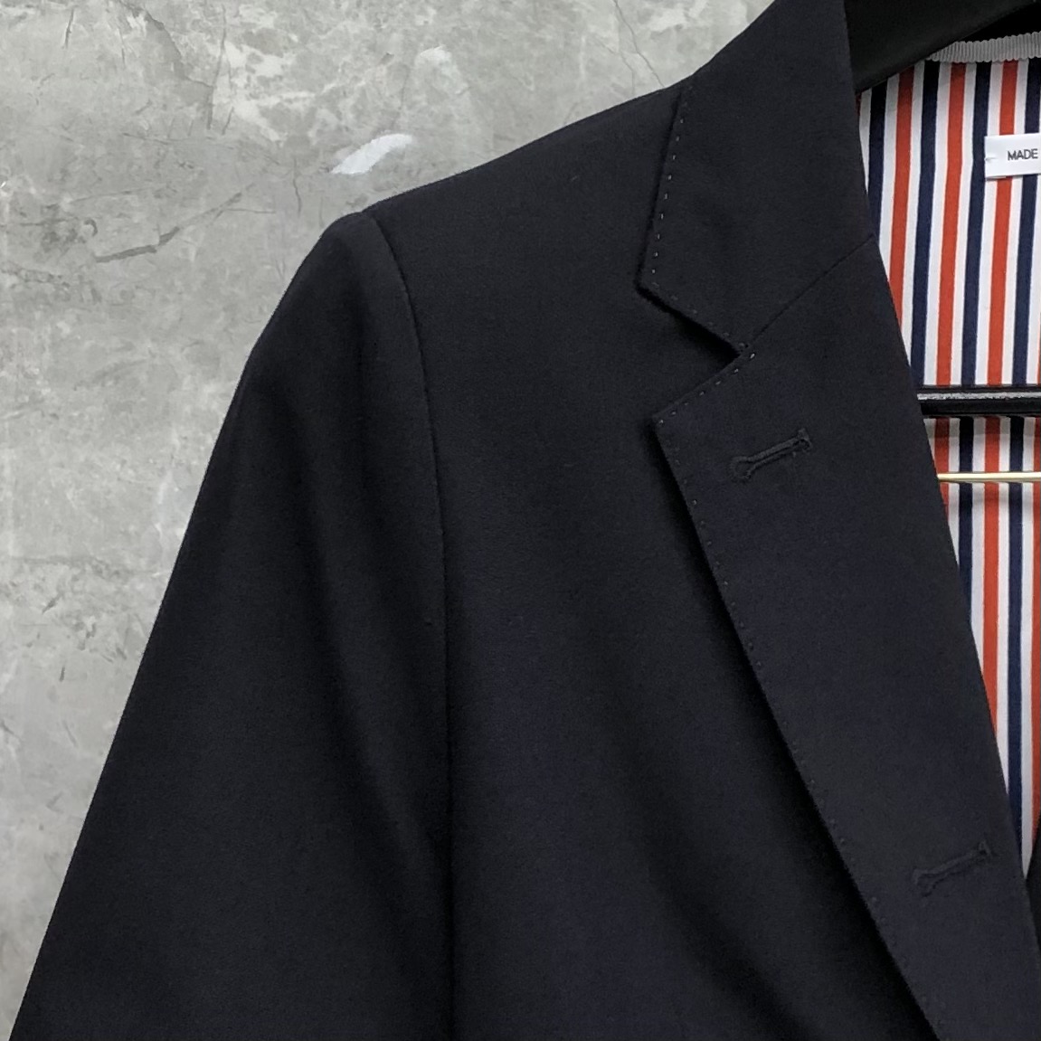 THOM BROWNE 经典四杠西装外套 长袖 女款 深灰色 藏青色 浅灰色