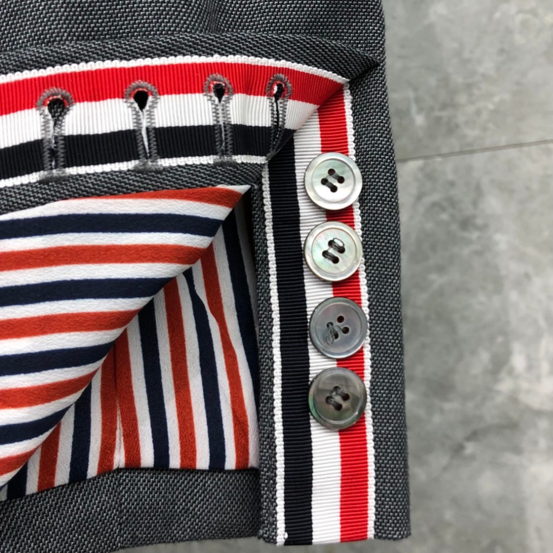 THOM BROWNE 经典四杠西装外套 长袖 女款 深灰色 藏青色 浅灰色