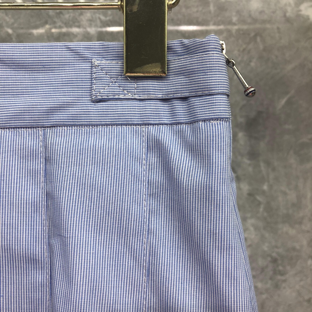 THOM BROWNE 细条百褶裙 短裙 裙子 女款 浅蓝色