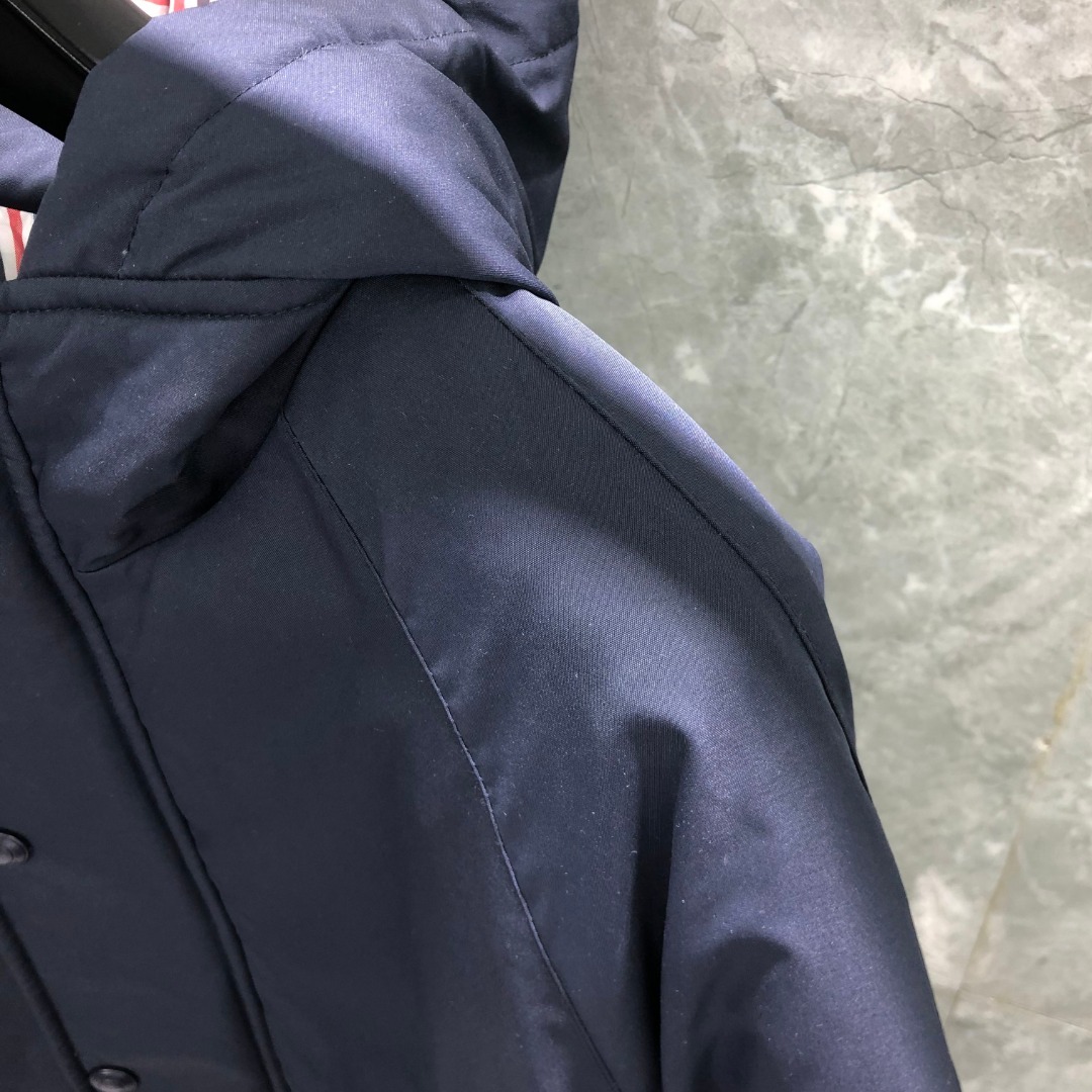 THOM BROWNE 白色四条杠连帽拉链羽绒服 派克服 外套 夹克 长袖 灰色 海军蓝 MOD072X-07259-415
