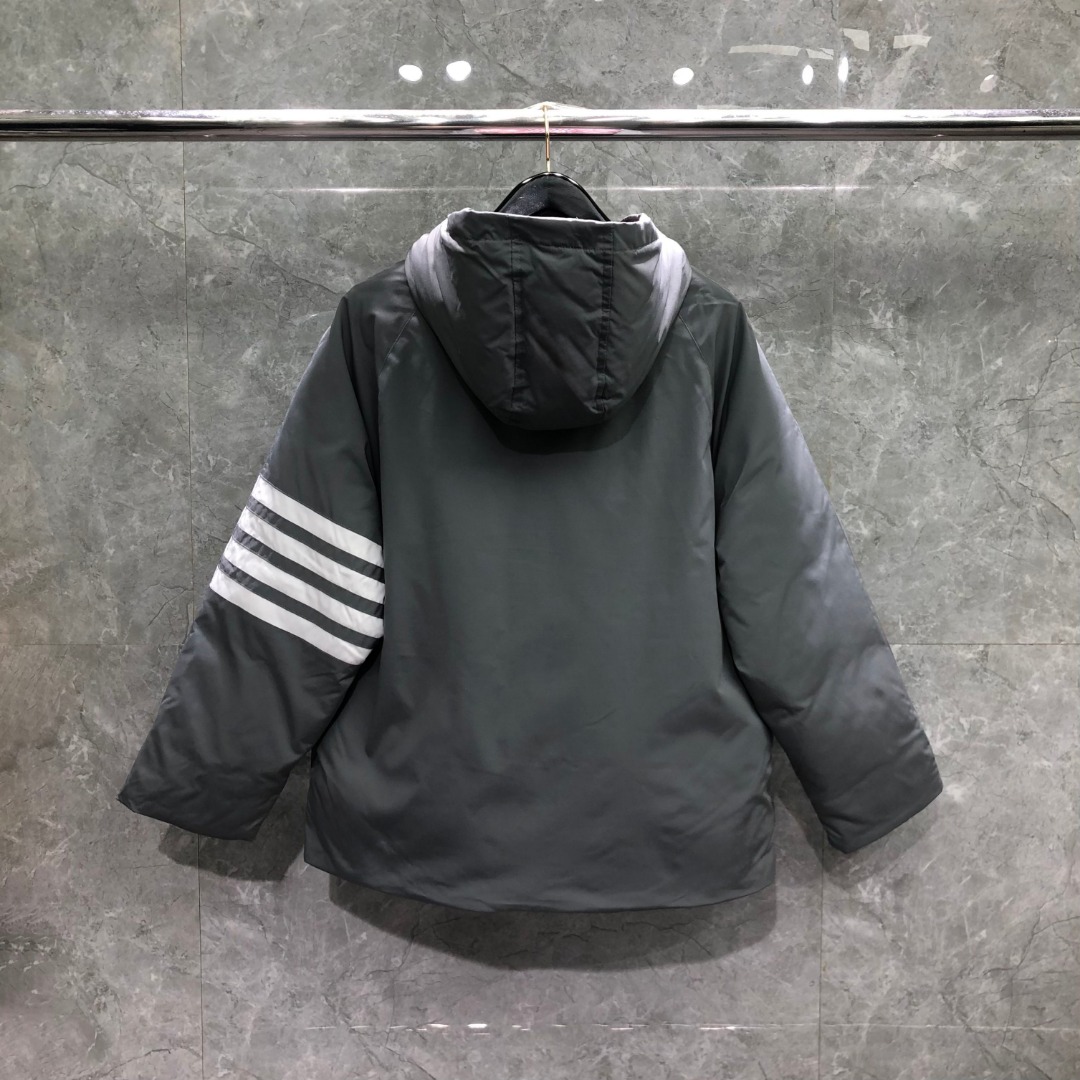 THOM BROWNE 白色四条杠连帽拉链羽绒服 派克服 外套 夹克 长袖 灰色 海军蓝 MOD072X-07259-415
