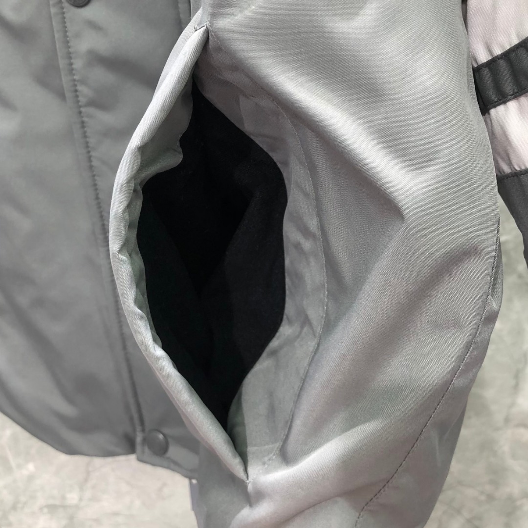 THOM BROWNE 白色四条杠连帽拉链羽绒服 派克服 外套 夹克 长袖 灰色 海军蓝 MOD072X-07259-415