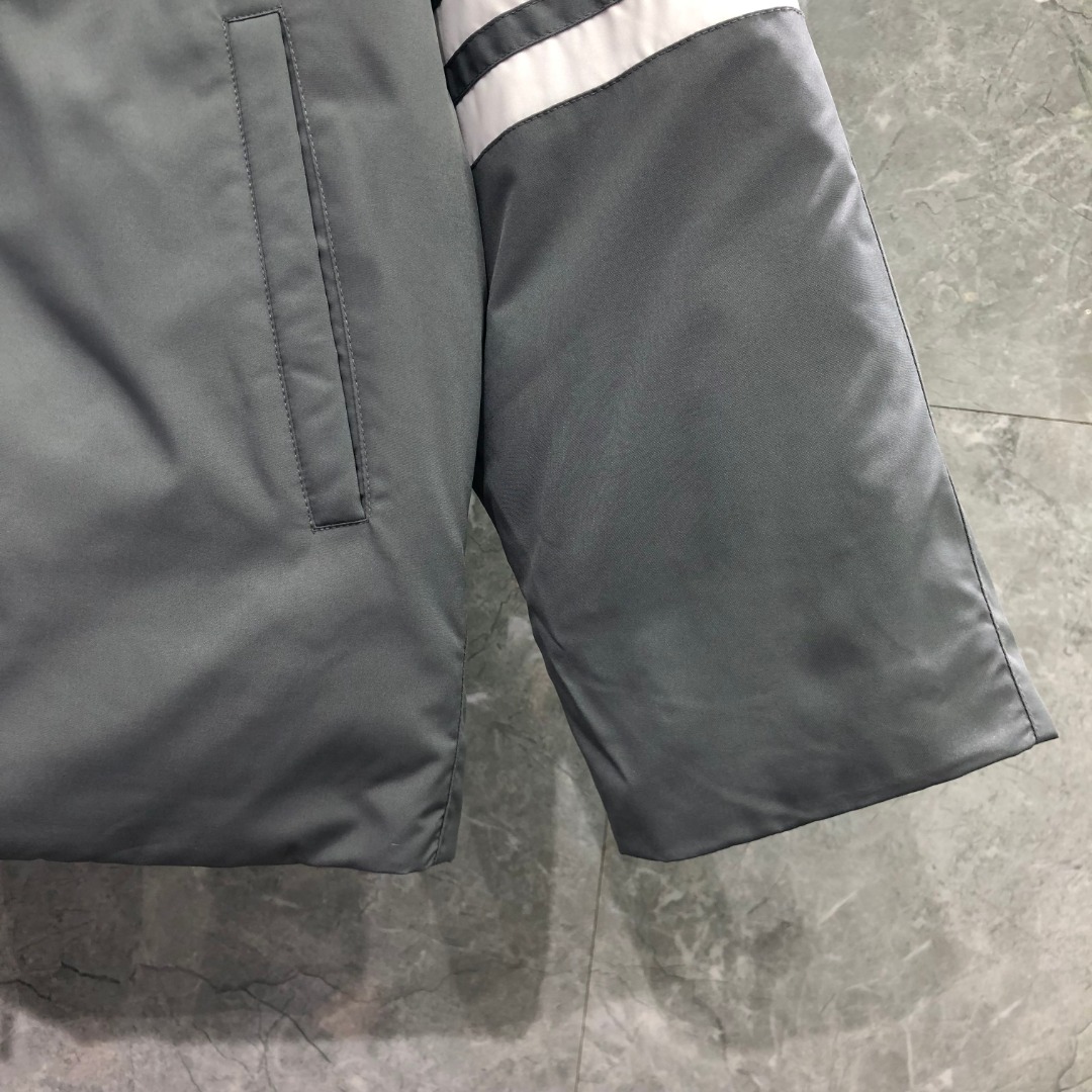 THOM BROWNE 白色四条杠连帽拉链羽绒服 派克服 外套 夹克 长袖 灰色 海军蓝 MOD072X-07259-415