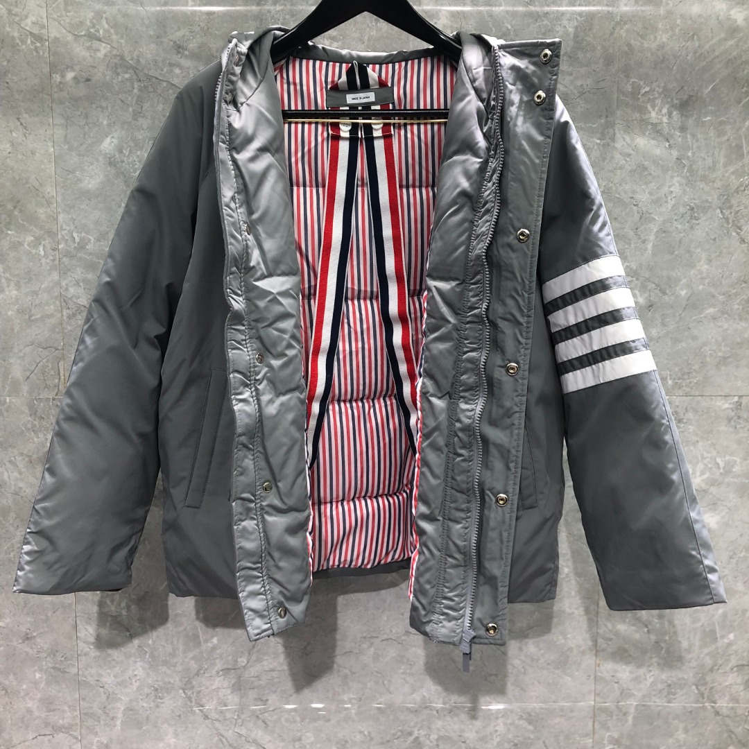 THOM BROWNE 白色四条杠连帽拉链羽绒服 派克服 外套 夹克 长袖 灰色 海军蓝 MOD072X-07259-415