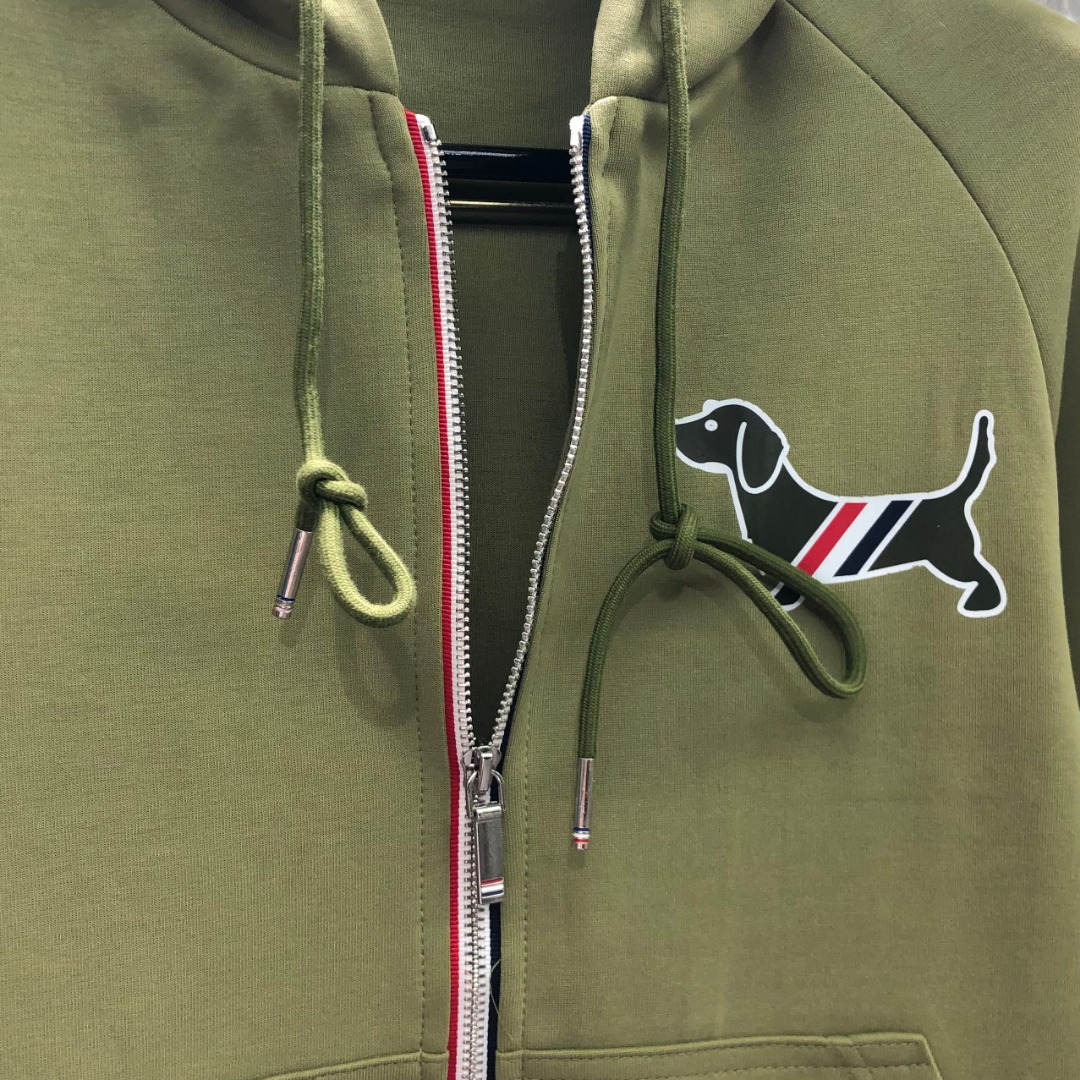 THOM BROWNE 白色四杠小狗印花拉链连帽卫衣 开衫 外套 长袖 天蓝色 灰色 杏色 卡其色 黄色 湖水蓝 军绿色 深蓝色