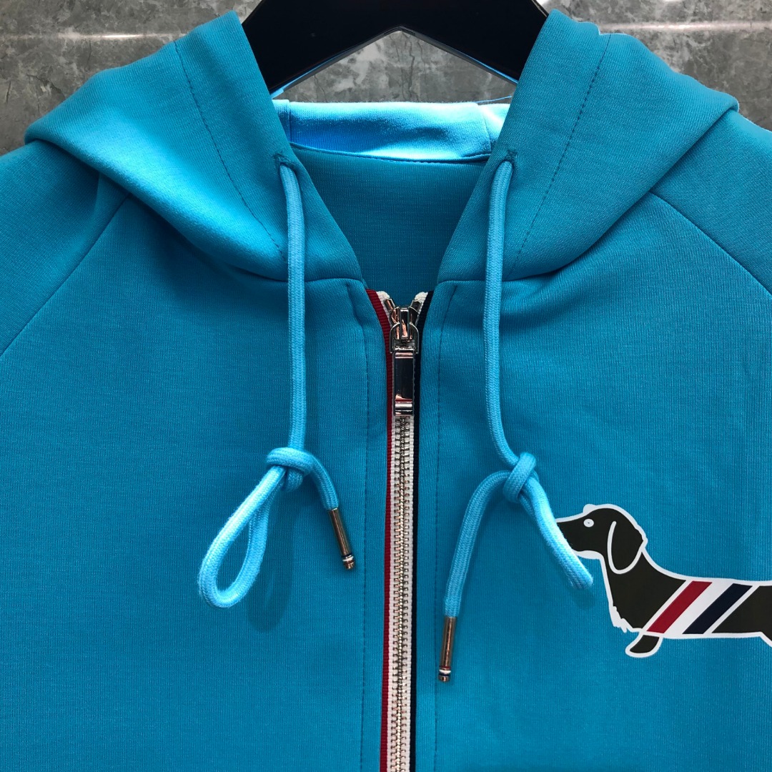 THOM BROWNE 白色四杠小狗印花拉链连帽卫衣 开衫 外套 长袖 天蓝色 灰色 杏色 卡其色 黄色 湖水蓝 军绿色 深蓝色