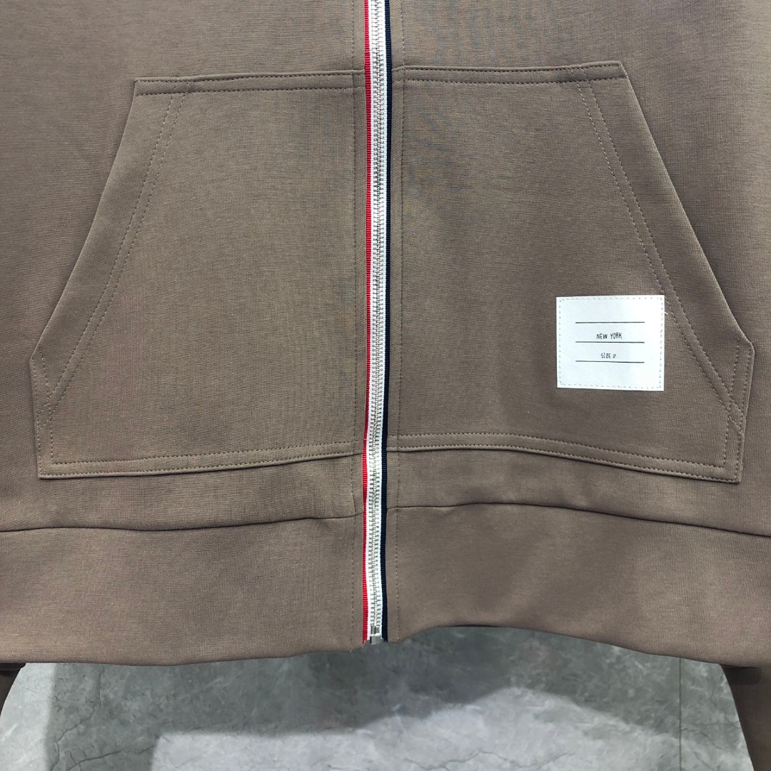 THOM BROWNE 白色四杠小狗印花拉链连帽卫衣 开衫 外套 长袖 天蓝色 灰色 杏色 卡其色 黄色 湖水蓝 军绿色 深蓝色