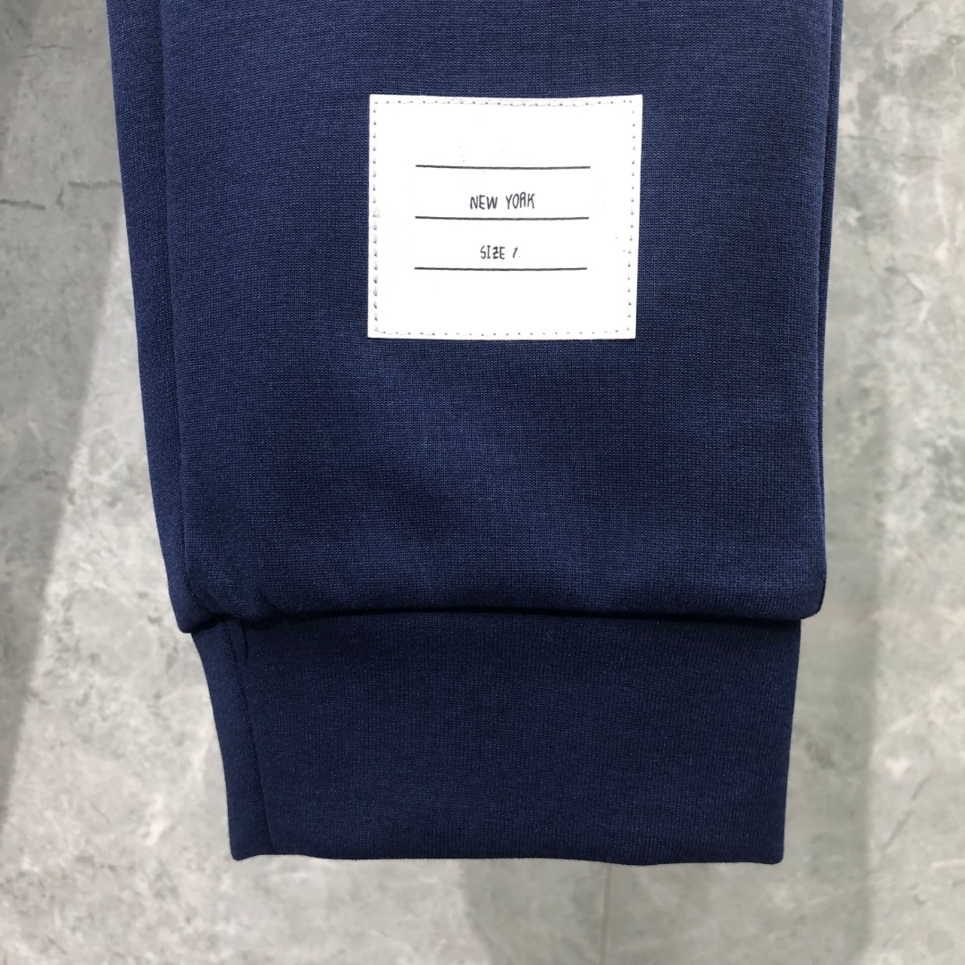 THOM BROWNE 白色四杠小狗印花松紧腰卫裤 休闲裤 裤子 天蓝色 灰色 杏色 卡其色 黄色 湖水蓝 军绿色 深蓝色