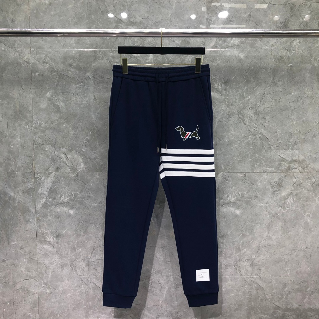 THOM BROWNE 白色四杠小狗印花松紧腰卫裤 休闲裤 裤子 天蓝色 灰色 杏色 卡其色 黄色 湖水蓝 军绿色 深蓝色