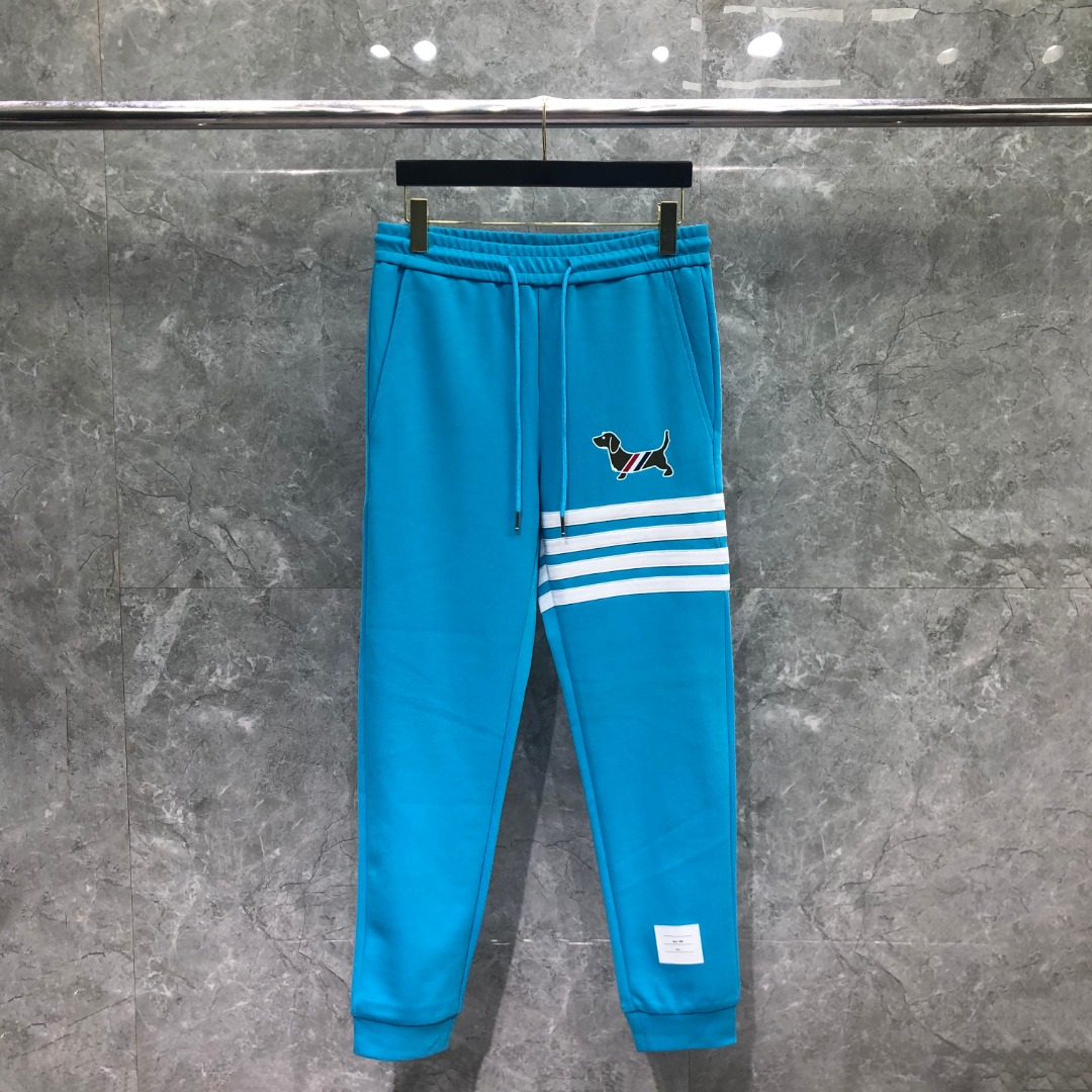 THOM BROWNE 白色四杠小狗印花松紧腰卫裤 休闲裤 裤子 天蓝色 灰色 杏色 卡其色 黄色 湖水蓝 军绿色 深蓝色