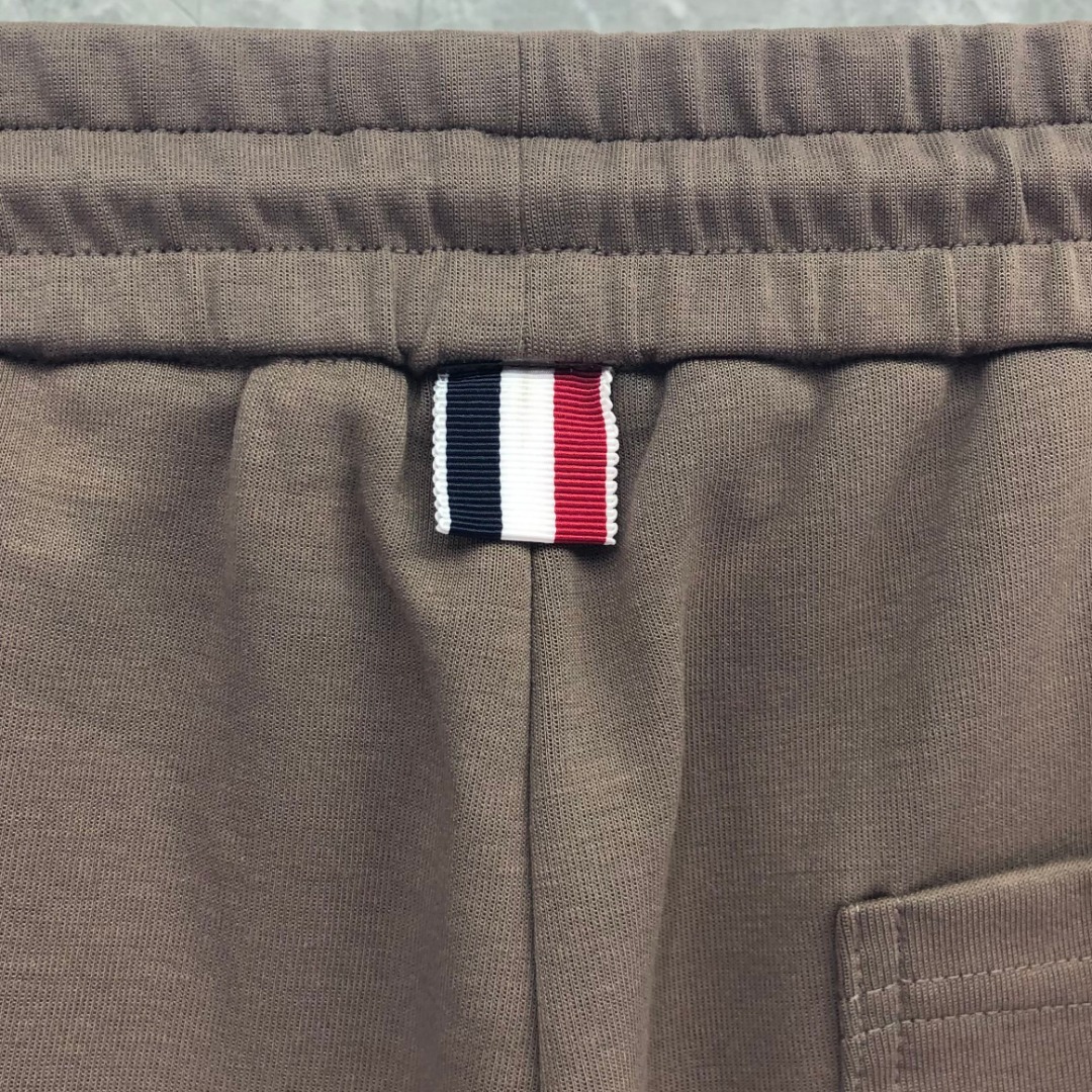 THOM BROWNE 白色四杠小狗印花松紧腰卫裤 休闲裤 裤子 天蓝色 灰色 杏色 卡其色 黄色 湖水蓝 军绿色 深蓝色