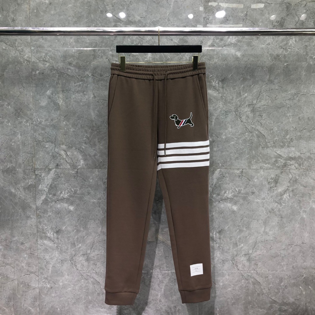 THOM BROWNE 白色四杠小狗印花松紧腰卫裤 休闲裤 裤子 天蓝色 灰色 杏色 卡其色 黄色 湖水蓝 军绿色 深蓝色