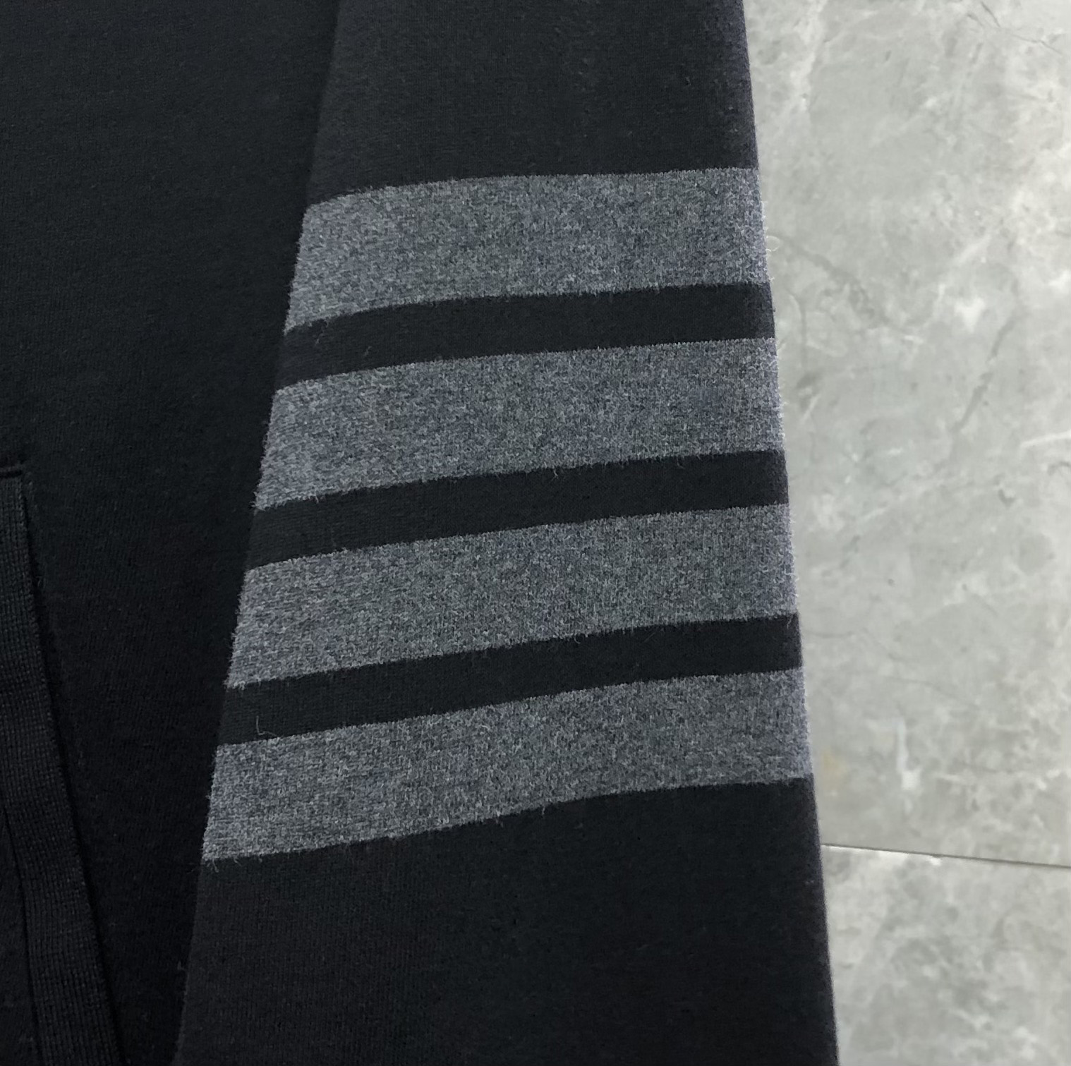 THOM BROWNE 经典四杠拉链连帽卫衣 长袖 黑色