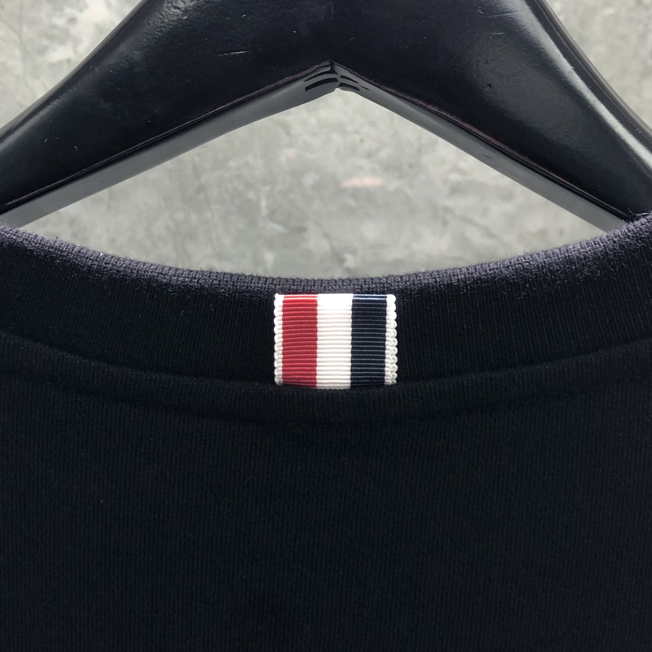 THOM BROWNE 经典四杠圆领套头卫衣 长袖 黑色