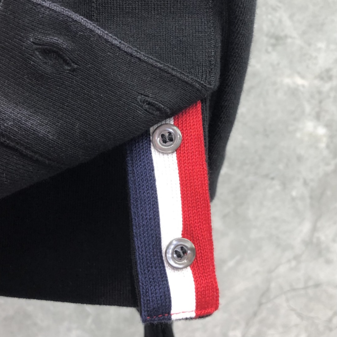 THOM BROWNE 经典四杠圆领套头卫衣 长袖 黑色