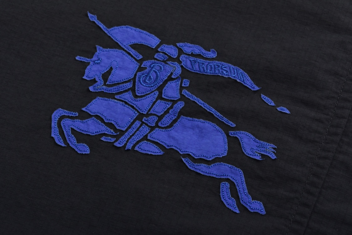 Burberry 巴宝莉 蓝色战马图案印花拉链连帽尼龙夹克 长袖 外套 黑色 80818861