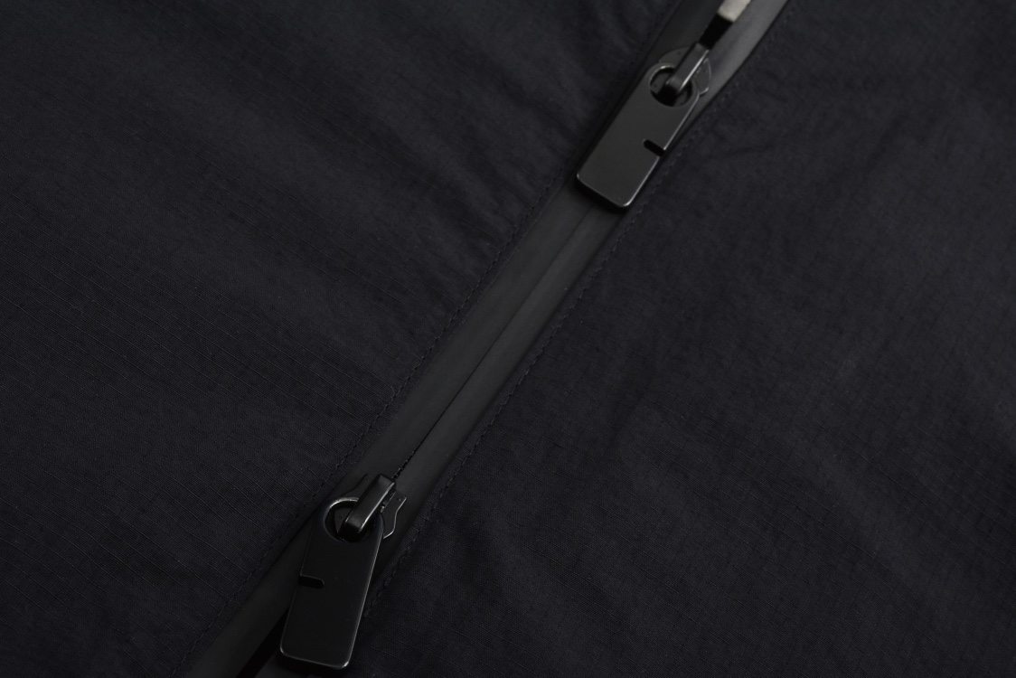 Burberry 巴宝莉 蓝色战马图案印花拉链连帽尼龙夹克 长袖 外套 黑色 80818861