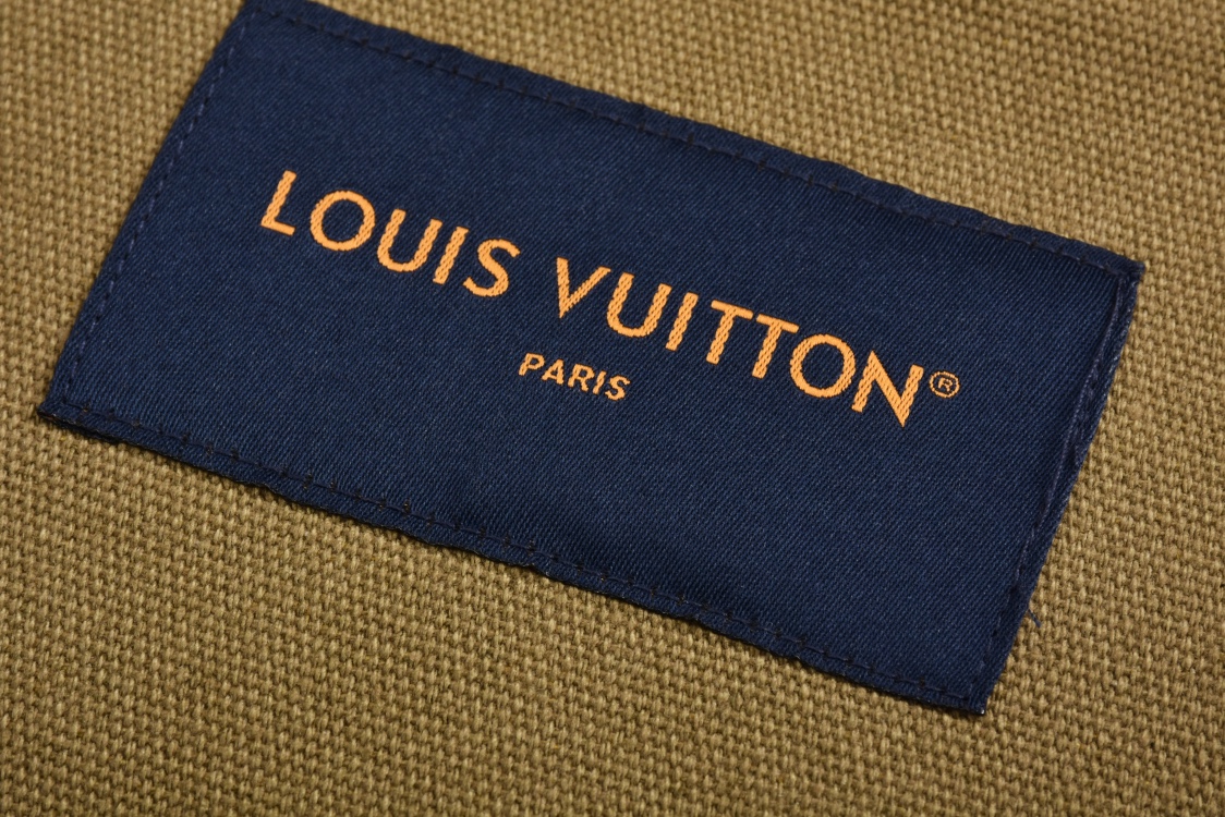 LOUIS VUITTON 路易威登 刺绣logo图案翻领西装外套 夹克 长袖 棕绿色 1AHEBG