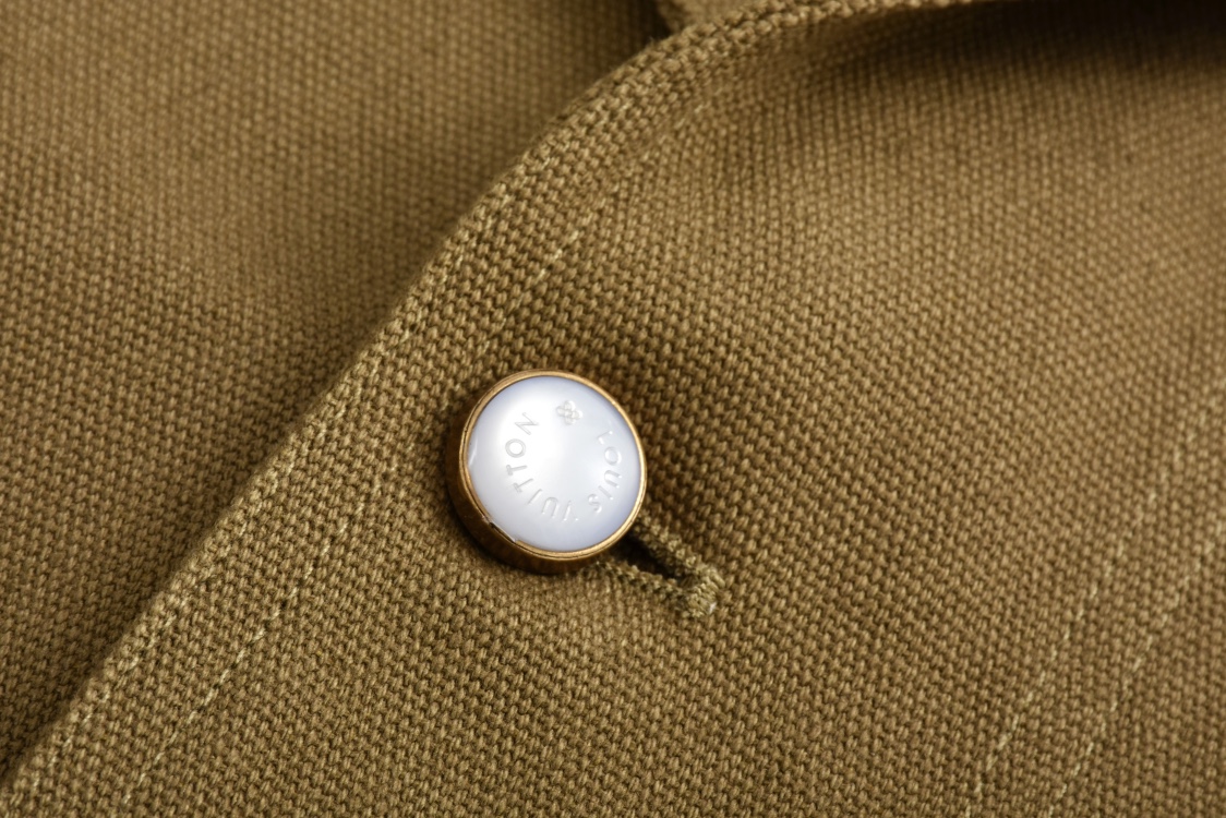 LOUIS VUITTON 路易威登 刺绣logo图案翻领西装外套 夹克 长袖 棕绿色 1AHEBG