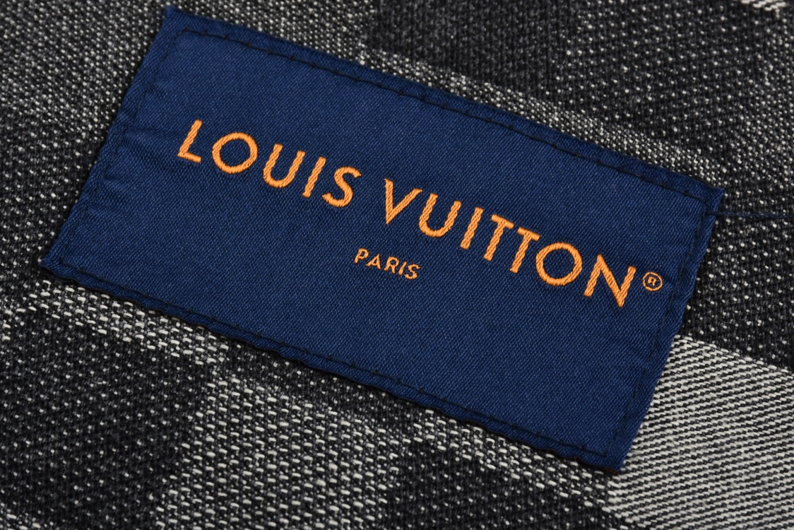 LOUIS VUITTON 路易威登  棋盘格马赛克效果翻领牛仔外套 牛仔衣 上衣 夹克 1AHEBG