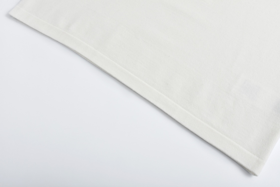 LOUIS VUITTON 路易威登 字母logo浮雕皮牌圆领短袖 T恤 白色 1AHCWD