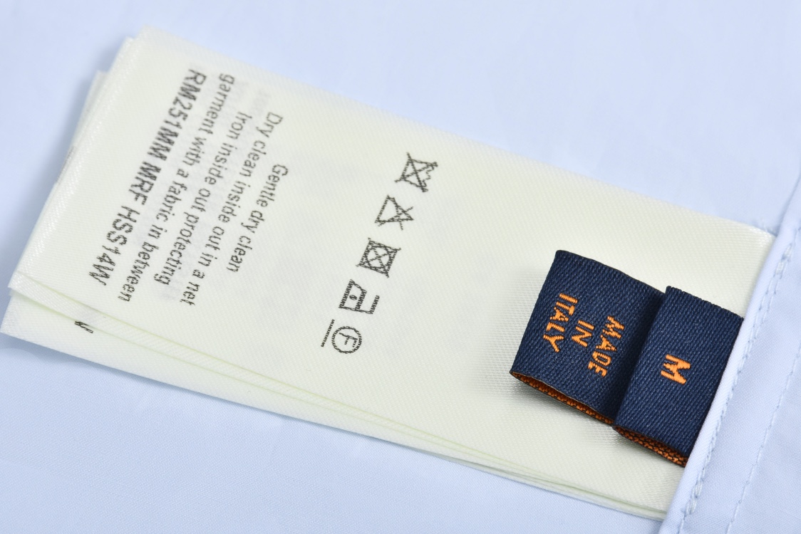 LOUIS VUITTON 路易威登 小狗徽章刺绣图案衬衫 长袖 蓝色 1AGJNB