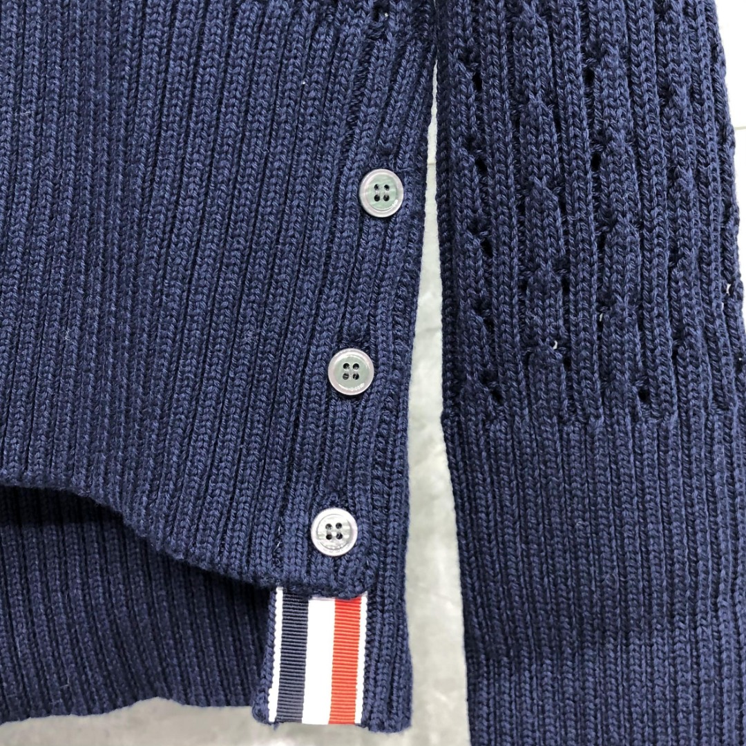 THOM BROWNE 经典四杠羊毛镂空V领针织衫 开衫 毛衣 外套 长袖 白色 灰色 藏青色