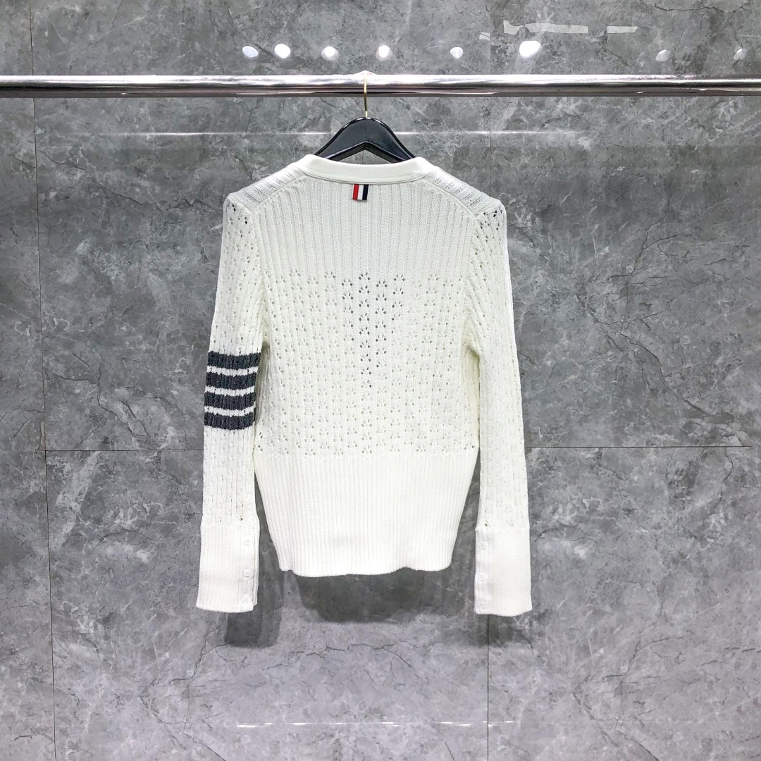 THOM BROWNE 经典四杠羊毛镂空V领针织衫 开衫 毛衣 外套 长袖 白色 灰色 藏青色