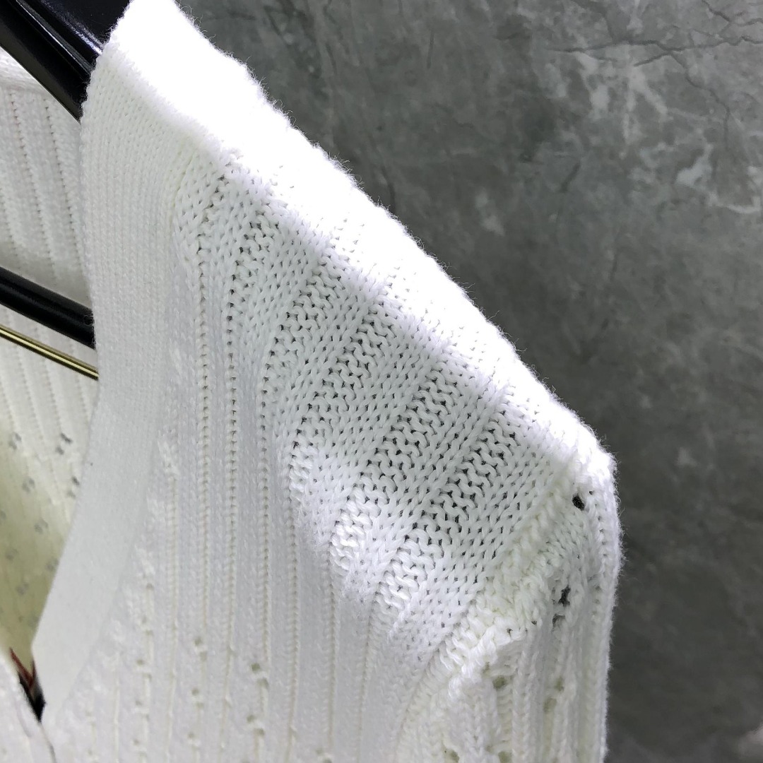 THOM BROWNE 经典四杠羊毛镂空V领针织衫 开衫 毛衣 外套 长袖 白色 灰色 藏青色