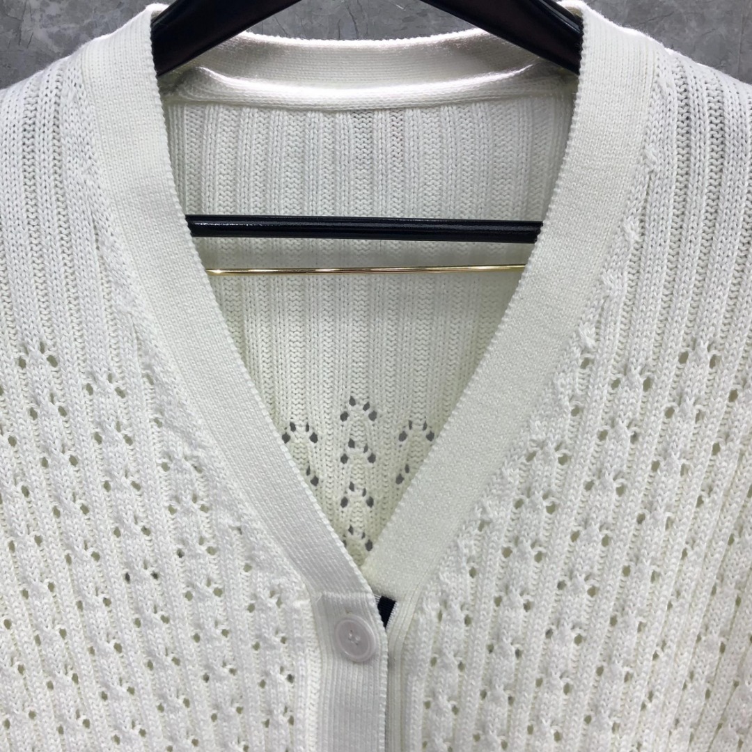 THOM BROWNE 经典四杠羊毛镂空V领针织衫 开衫 毛衣 外套 长袖 白色 灰色 藏青色