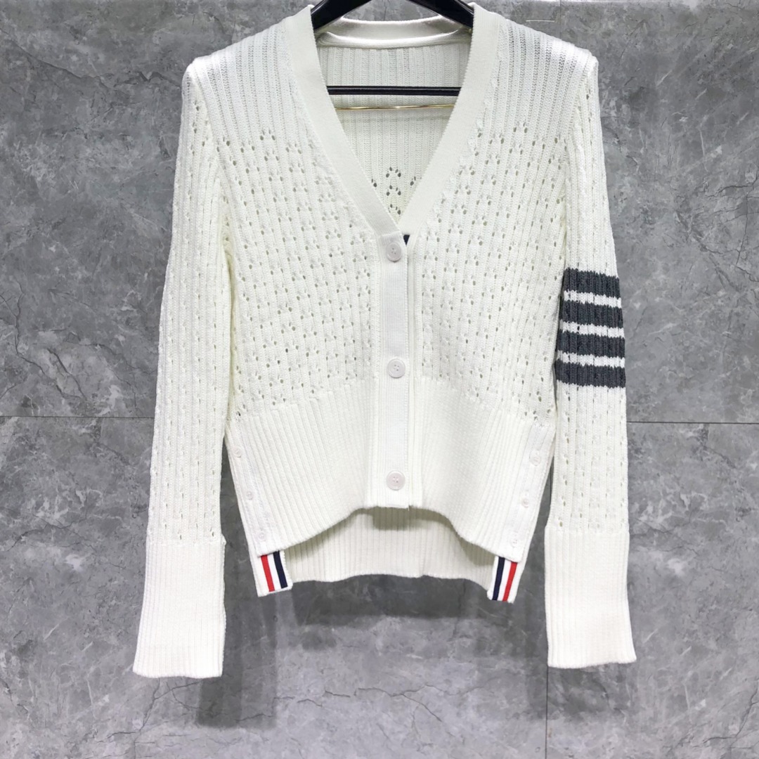 THOM BROWNE 经典四杠羊毛镂空V领针织衫 开衫 毛衣 外套 长袖 白色 灰色 藏青色