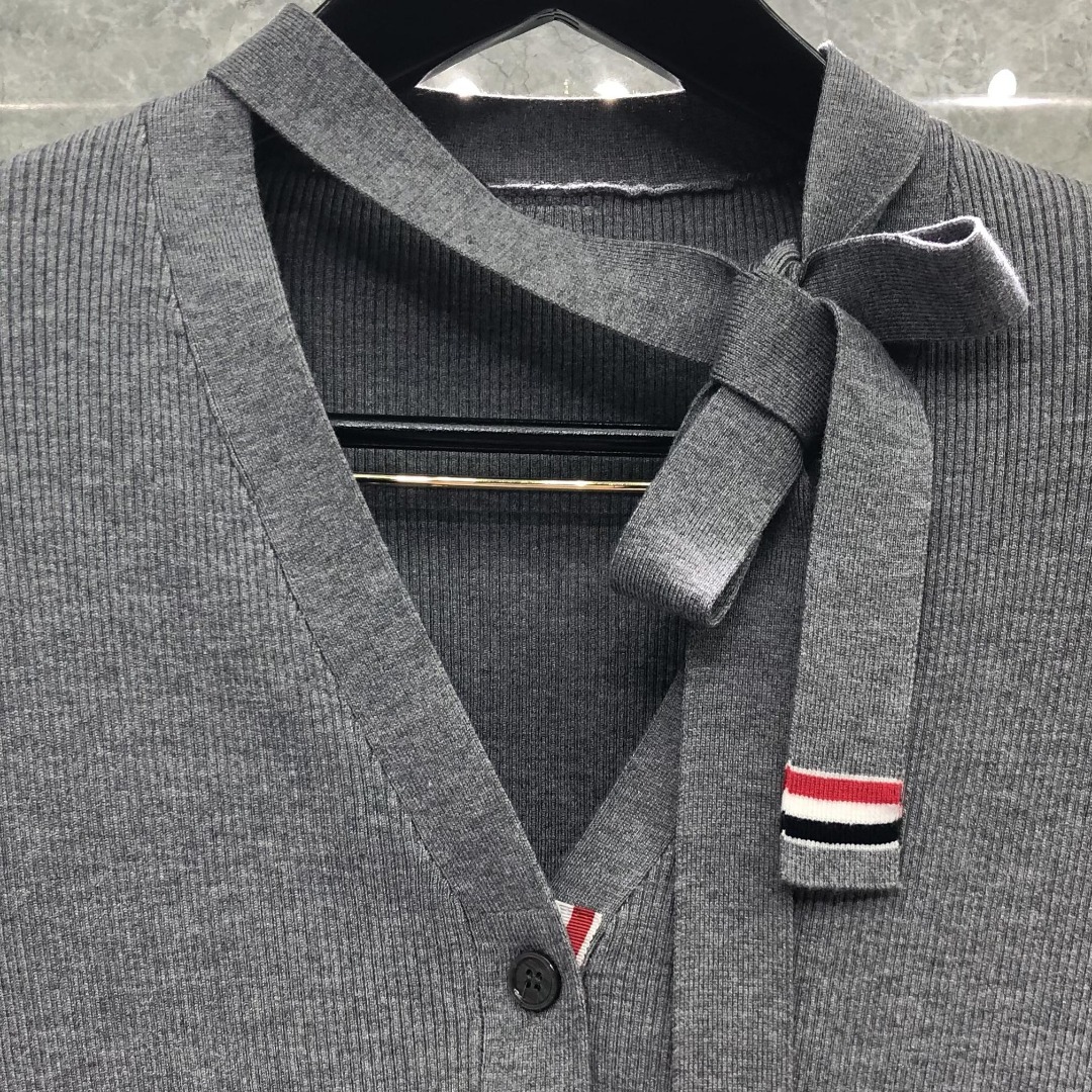 THOM BROWNE 领带V领针织衫 开衫 毛衣 长袖 灰色 藏青色