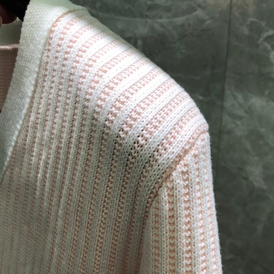 THOM BROWNE 竖条纹拼色V领针织衫 开衫 毛衣 外套 长袖 蓝色 粉色