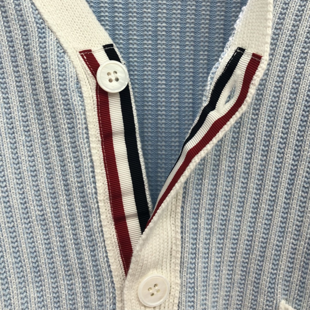 THOM BROWNE 竖条纹拼色V领针织衫 开衫 毛衣 外套 长袖 蓝色 粉色