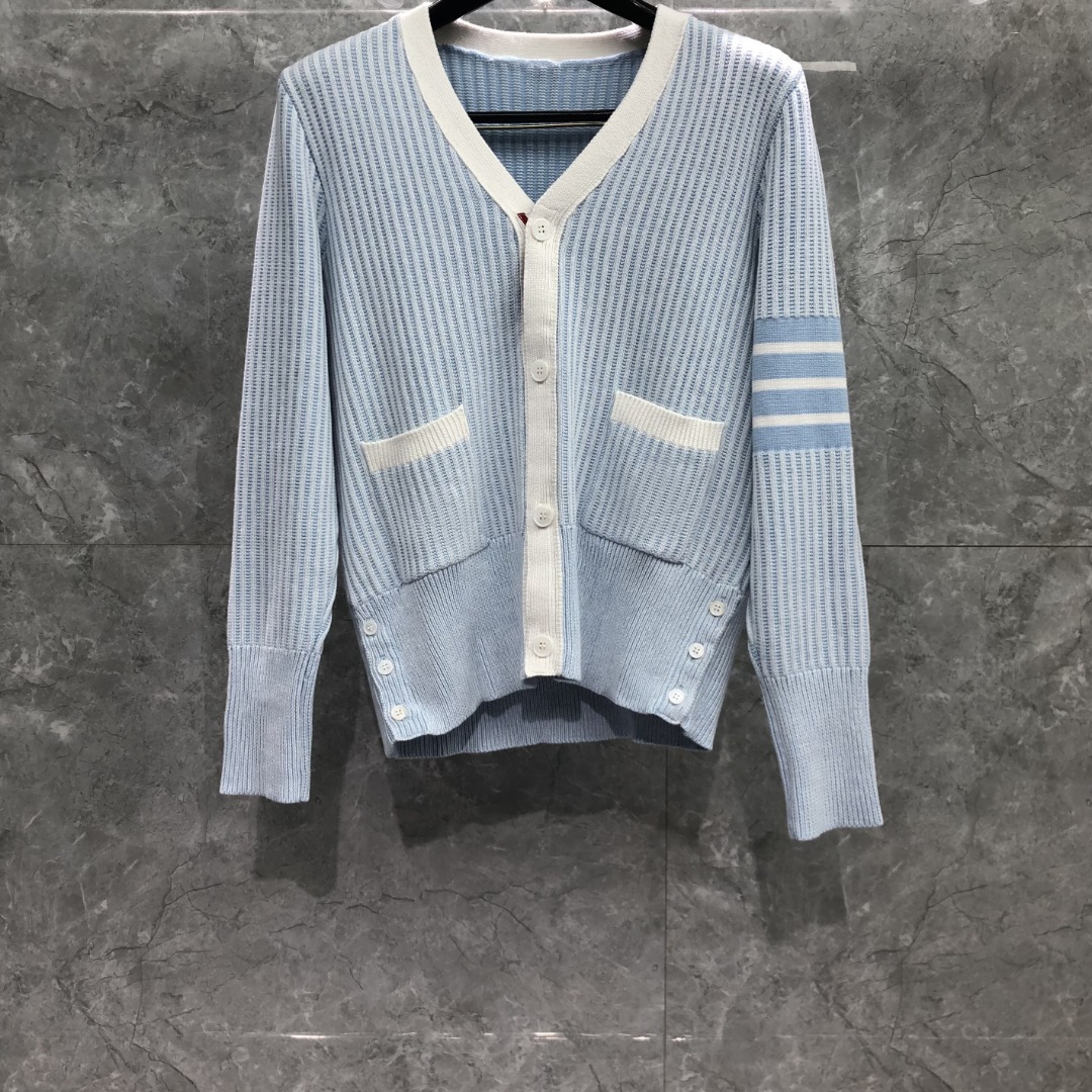THOM BROWNE 竖条纹拼色V领针织衫 开衫 毛衣 外套 长袖 蓝色 粉色