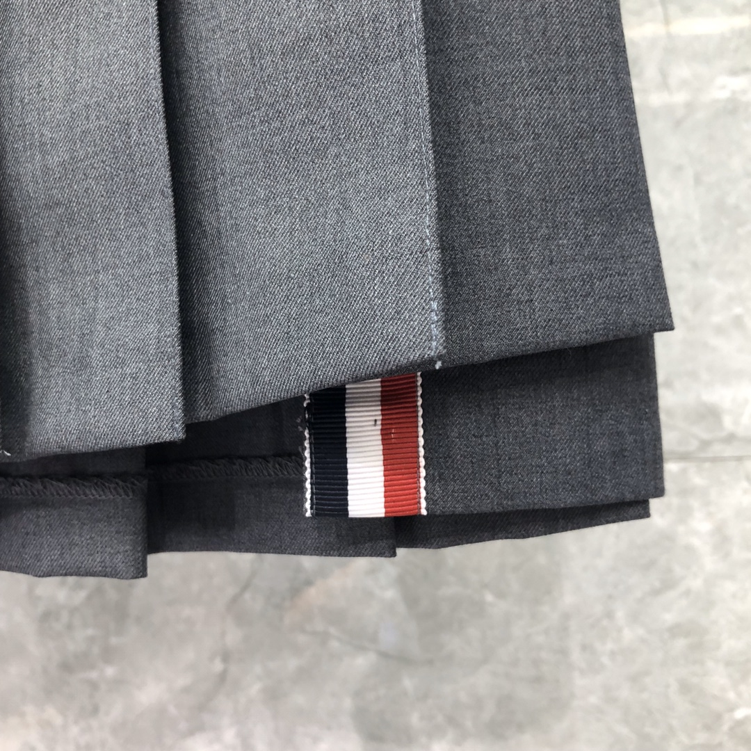 THOM BROWNE 经典四杠拉链百褶裙 短裙 裙子 女款 藏青色 灰色